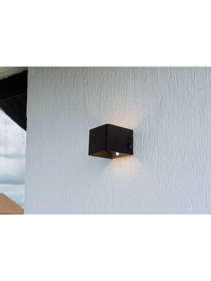 näve Wandleuchten<Akku-LED-Wandleuchte "Cube" in Schwarz - (B)10 x (H)8 x (T)10 cm