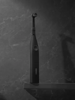 happybrush Technik|Zahn & Mundpflege<Elektrische Zahnbürste "Eco R2 AllBlack" in Schwarz