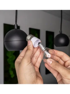 Intirilife Leuchtmittel<4er Set Lampenadapter GU10 auf E14 in WEISS