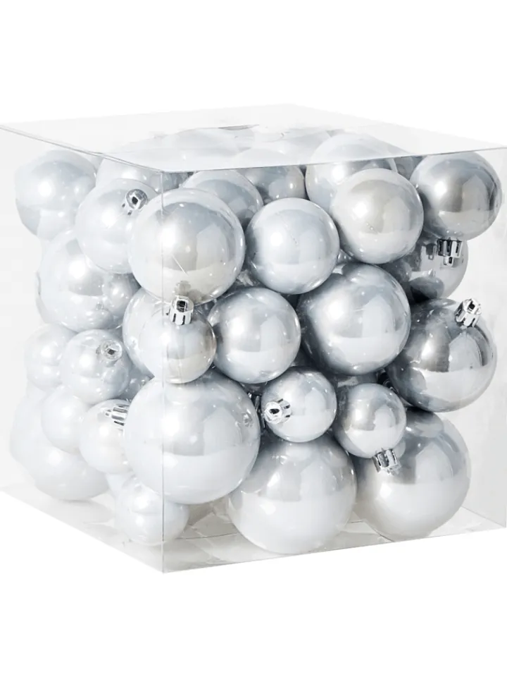 Beliani Künstliche Weihnachtsbäume<60er-Set Weihnachtsbaumkugeln TINNSJA in Silber