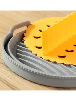 InnovaGoods Küchenelektronik<Faltbarer Silicon-Einsatz für Heißluftfritteusen in Gelb/ Grau - Ø 21,5 cm