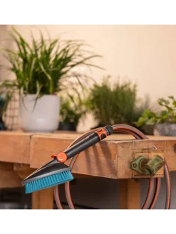Gardena Gartendekoration<Handbürste "M hard" in Schwarz