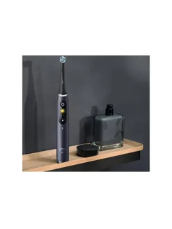 Oral-B Zahn & Mundpflege<iO Series 8N Black Onyx Elektrische Zahnbürste in Schwarz
