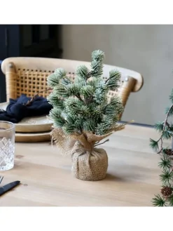 Chic Antique Künstliche Weihnachtsbäume<Künstllicher Zedernbaum mit Schnee in grün