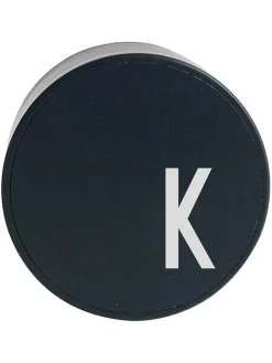 Design Letters Technikzubehör<Ladestecker "My Charger - K" in Schwarz - Ø 4,5 cm