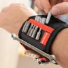 InnovaGoods Technikzubehör<Magnetisches Heimwerkerarmband in Schwarz/ Rot