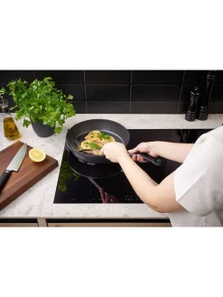 Fissler Kochgeschirr<Pfanne "Adamant®" in Schwarz - Ø 24 cm