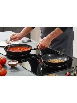 Fissler Kochgeschirr<Pfanne "Essential" in Schwarz - Ø 28 cm