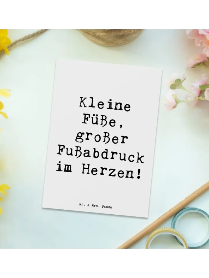 Mr. & Mrs. Panda Partyzubehör & -Dekoration<Postkarte Kind Fußabdruck mit Spruch in Weiß