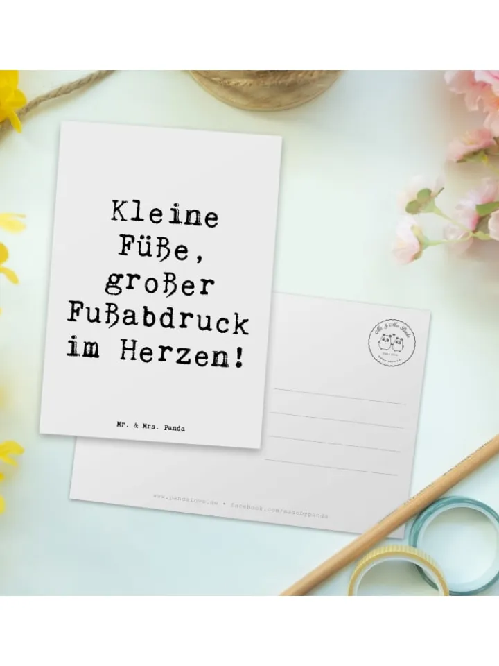 Mr. & Mrs. Panda Partyzubehör & -Dekoration<Postkarte Kind Fußabdruck mit Spruch in Weiß