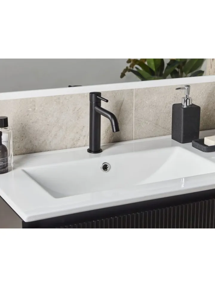 Beliani Badarmaturen<Wasserhähne SALINAS in Schwarz - (W) 4 x (H) 18 x (L) 19 cm